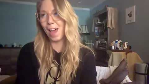 nikkib653466 online show from June 12, 5:43 pm