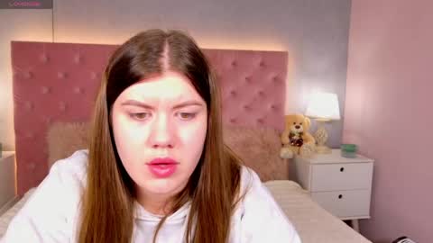 NikkiVelvets online show from April 27, 12:35 pm