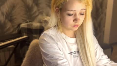 nikoli_naw online show from April 22, 8:06 pm