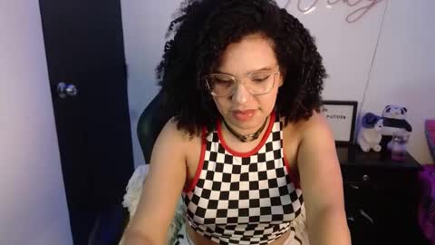 Nicole    GTM-5 1100 pm - 700 am online show from January 12, 7:43 am