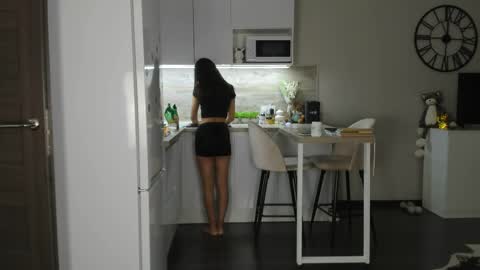 Bella online show from April 13, 9:04 pm