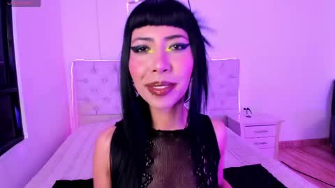 Nina Fox  online show from June 3, 4:56 pm
