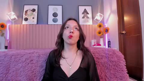 nina_ford_ online show from March 24, 2:50 am