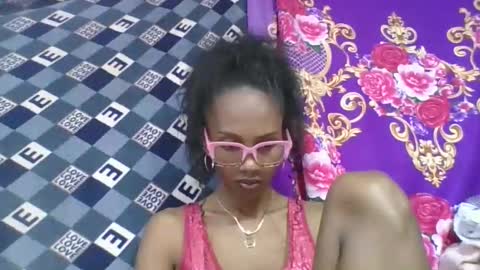 ninie246746 online show from April 12, 7:55 am