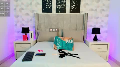 NATHALIA MORENO online show from May 26, 12:26 pm