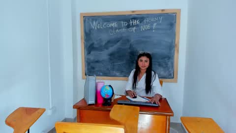 Melissa  online show from December 18, 1:02 pm