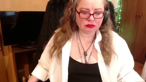 miss Tress online show from February 7, 7:27 pm