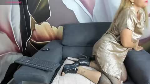 norma_ramos_ online show from June 28, 12:23 pm
