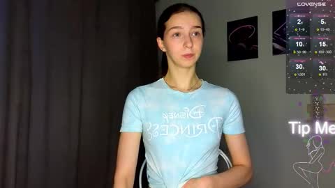 Hello My name is Helene NTMU  Finger up if u like what u see online show from March 27, 2:07 pm