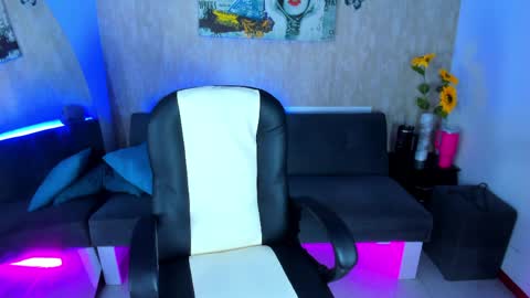 nova online show from March 30, 8:30 pm