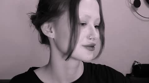 nyra_thira online show from April 11, 3:59 pm