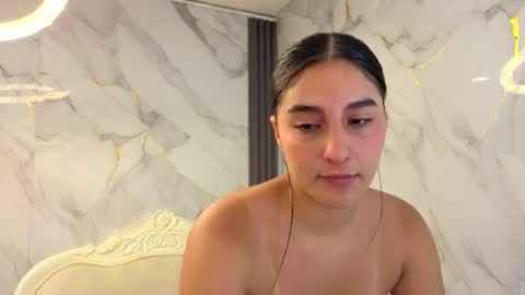 Nia  online show from July 11, 3:01 pm