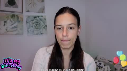 ohanna_ online show from April 7, 11:51 pm