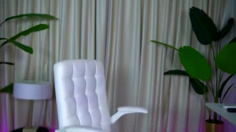 Julia online show from May 1, 5:32 am