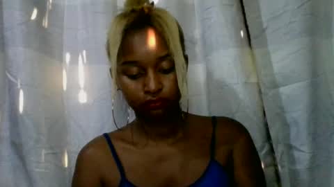 olinah610 online show from July 10, 3:40 am