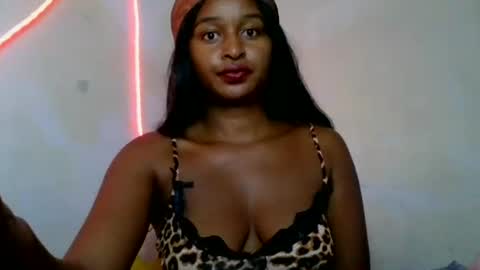 olinah610 online show from June 5, 12:55 pm