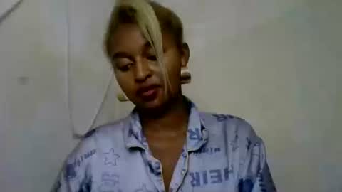 olinah610 online show from June 9, 12:37 pm