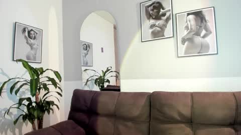 Olivia Collins online show from May 21, 12:36 pm