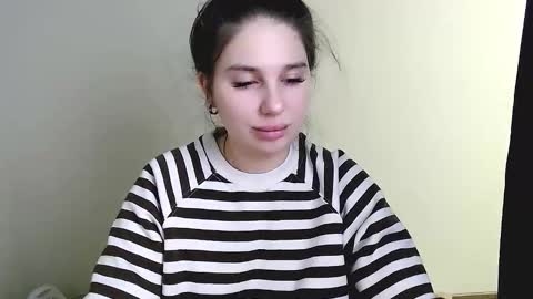 Olivia online show from March 3, 9:10 pm