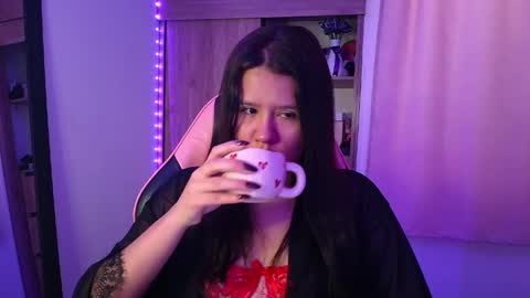 Olivia online show from May 31, 1:06 pm