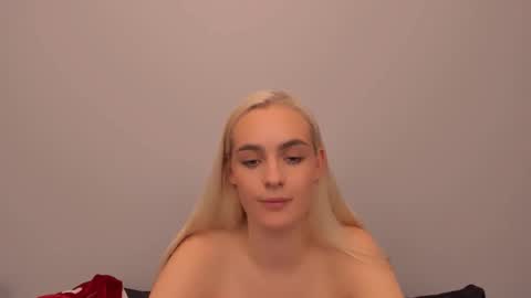 oliviaBeauty online show from November 14, 9:37 pm