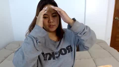 olivia hollywood online show from February 14, 8:37 pm