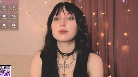 Kylie online show from April 12, 7:38 pm