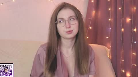 Kylie online show from April 14, 8:31 pm