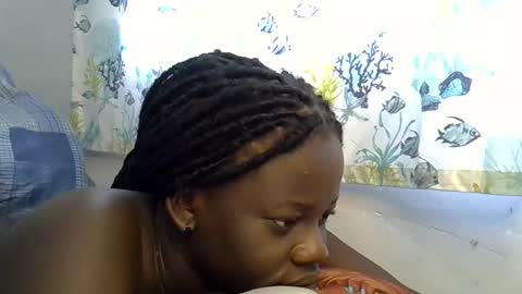 ollleina online show from February 20, 6:48 am