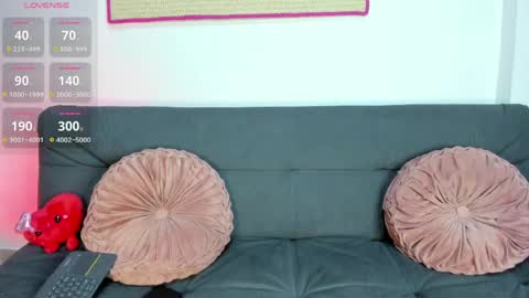 Violette online show from April 12, 10:45 pm