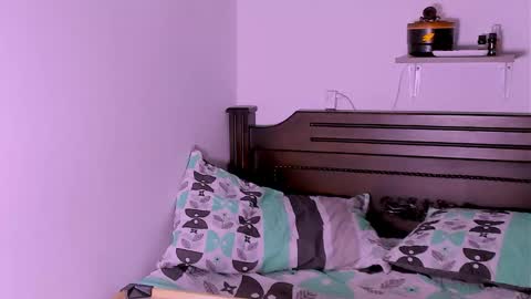 only_sarah1 online show from March 6, 9:32 pm