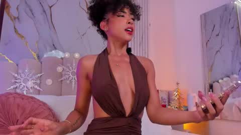 Oshun  online show from December 21, 7:34 am