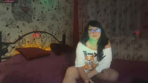 OxiXLove online show from June 26, 8:10 pm