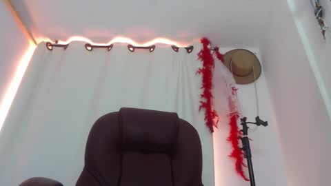 paiper online show from March 18, 5:51 pm