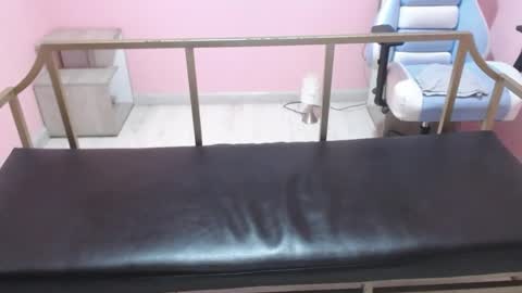 pamelachu_777 online show from April 8, 8:11 pm