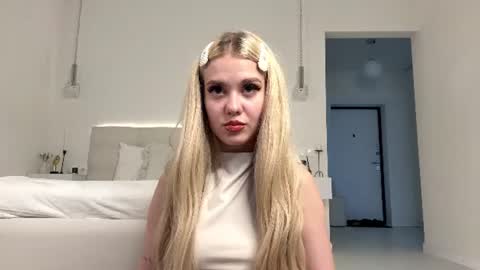 Amelia online show from June 20, 3:59 pm