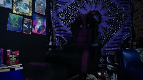       online show from December 18, 1:54 am