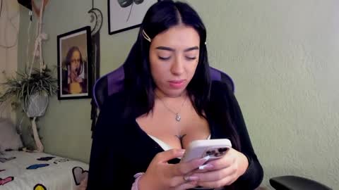 Ana Laura online show from April 13, 5:09 am