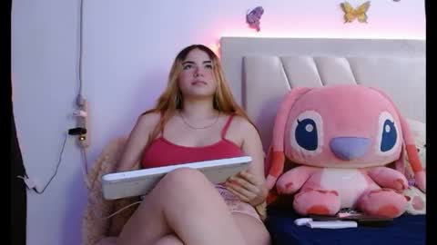 Pau online show from July 25, 1:01 am
