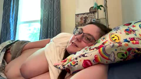 peachesbestfriend online show from May 14, 9:09 pm