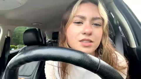 peachesncreampiezz online show from May 23, 9:02 pm