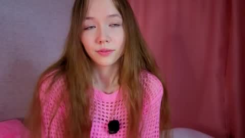 pearly_peach_ online show from April 30, 6:13 pm