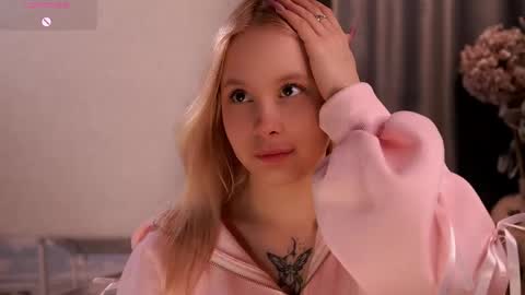 Lily online show from May 15, 4:27 am