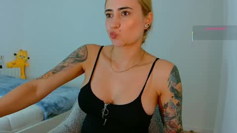 Hi Im Penelope  better vibrations  1111 online show from June 2, 9:27 pm