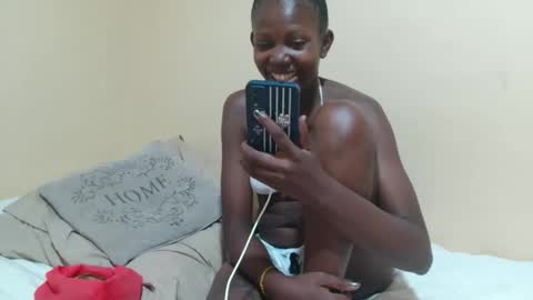 petite_bunni online show from May 22, 6:06 pm