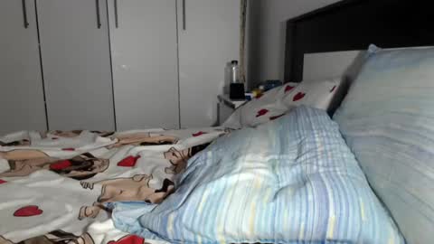 petite_danielle online show from July 18, 10:23 pm