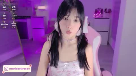petite_marie_ online show from May 6, 1:31 am