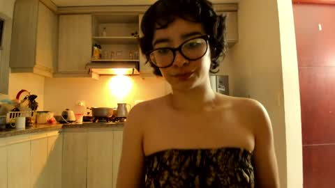 Lunna online show from April 13, 1:07 am