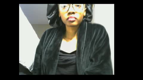 petitetingz online show from May 28, 6:22 am