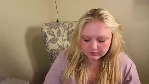 PhatAssBlond online show from May 30, 5:49 am